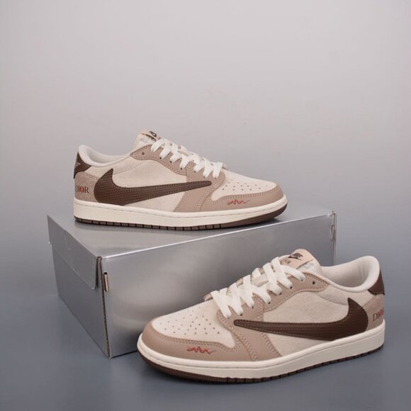 Jordan 1 Retro Low Sneaker Cream - Picture 1 of 9